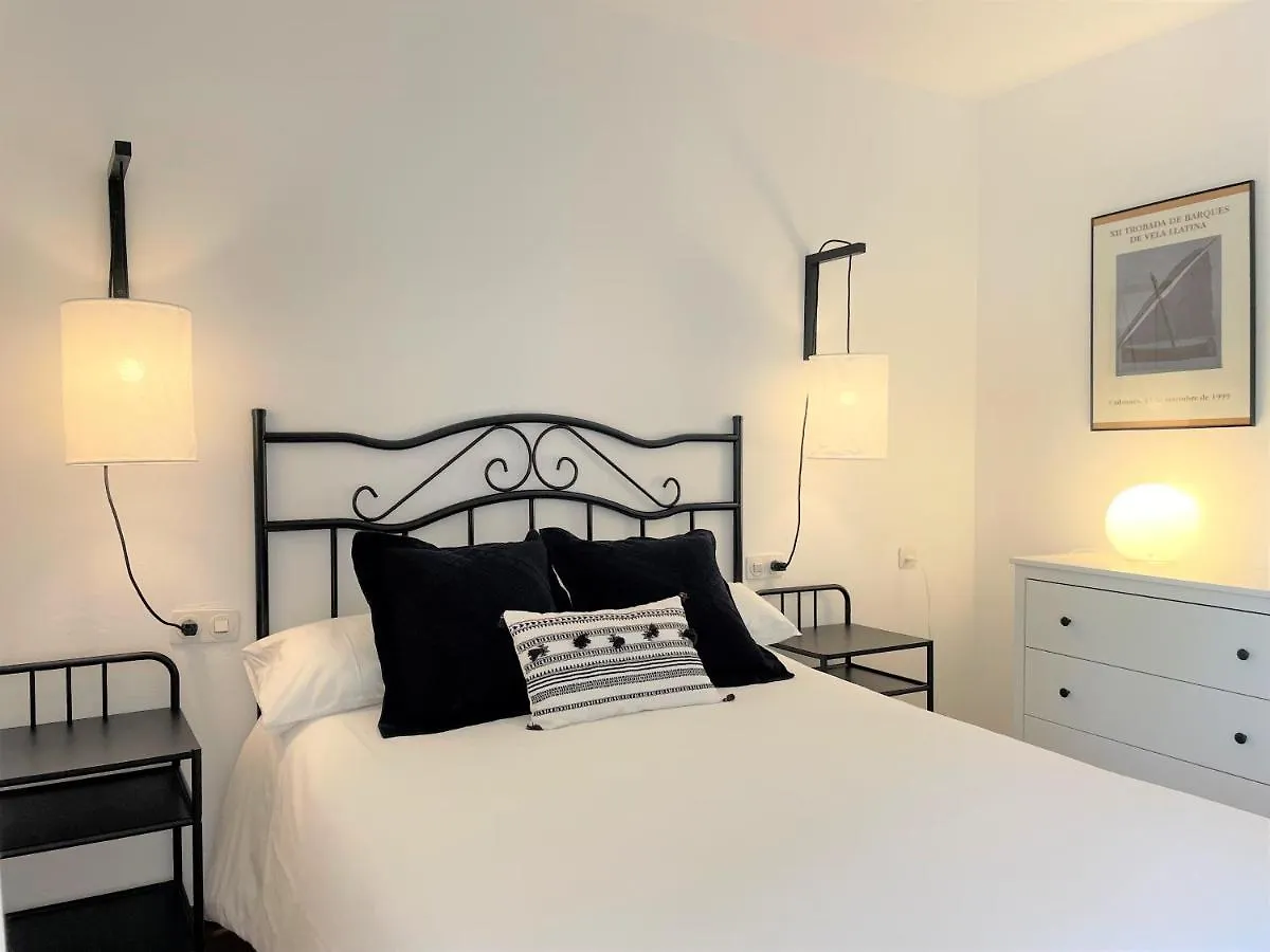 Serinyana - Acogedor Y Centrico Apartamento Con Amplia Terraza Apartment Cadaques