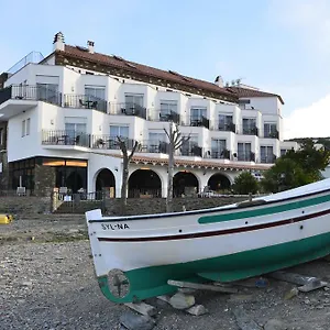 Llane Petit Hotell